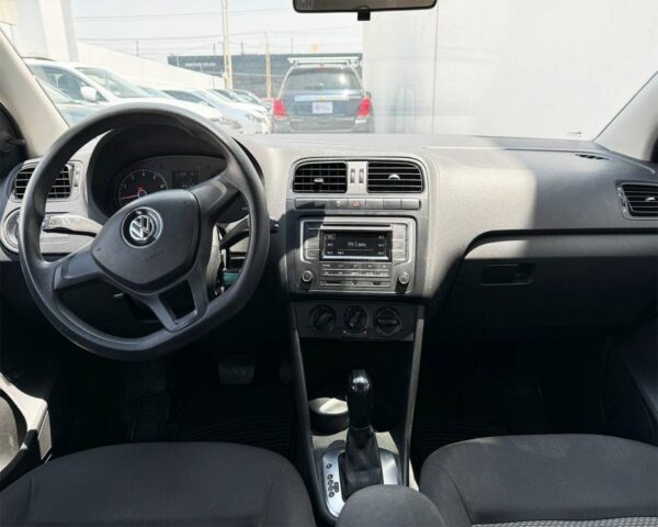 Volkswagen Vento 2017 - Image 9